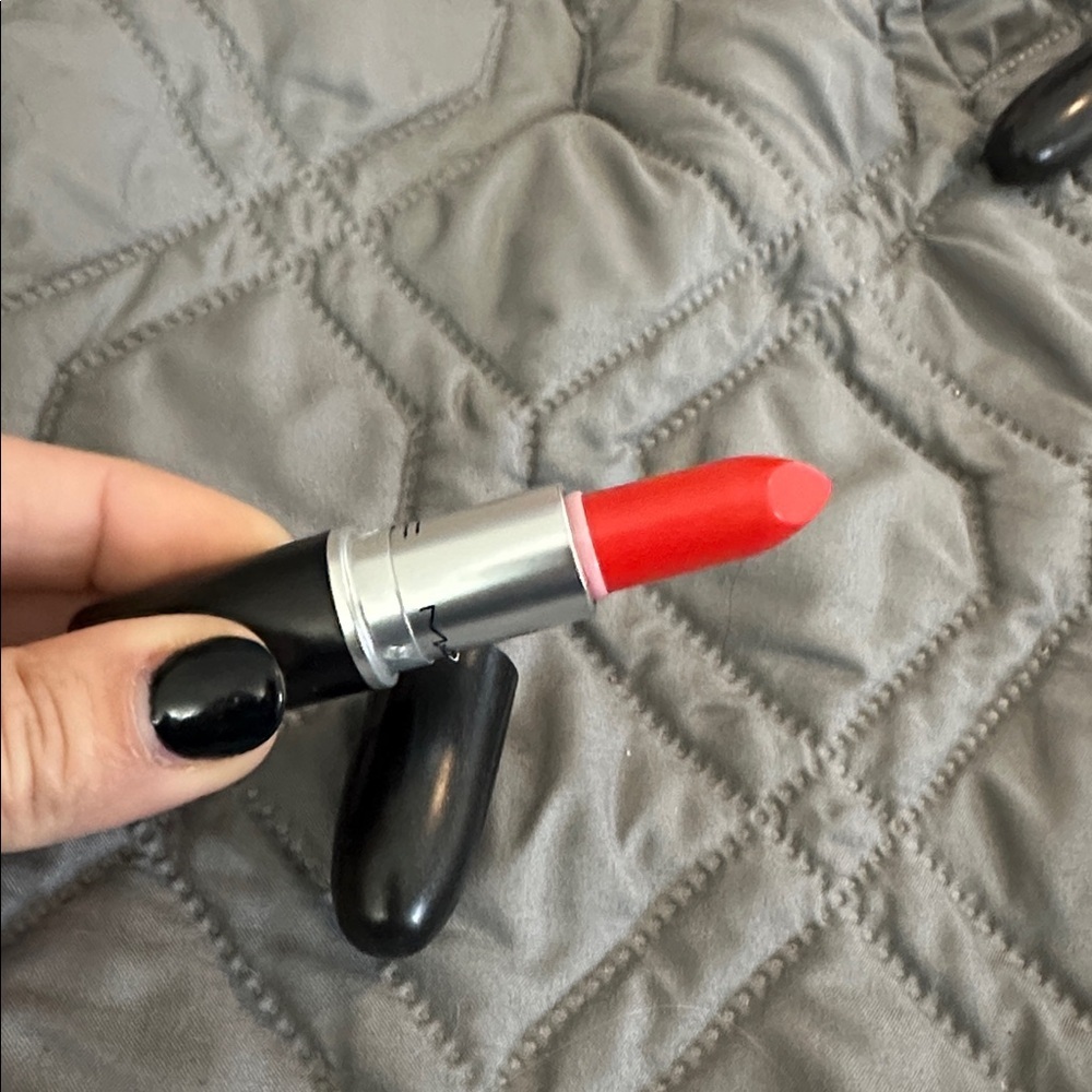MAC Cosmetics Painted Sunset Lipstick New - Picture 3 of 3